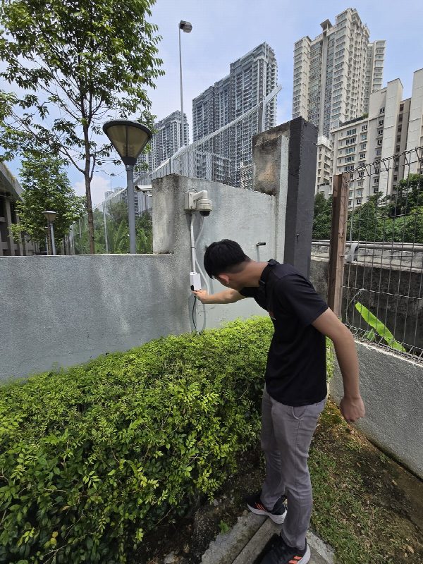 Ryzen engineers at work — on-site delivery photo